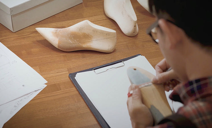 特別なBワイズ靴のお話。小さい足の方向けパンプス・スニーカー木型