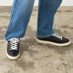 レースアップスニーカー