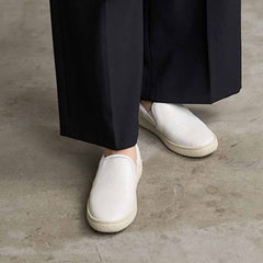 スリッポンスニーカー