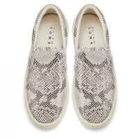 スリッポンスニーカー