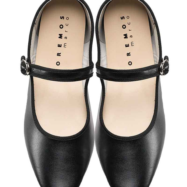 カンフーシューズ