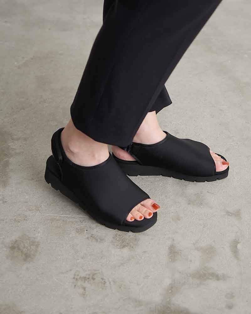 ネオプレンバックストラップサンダル