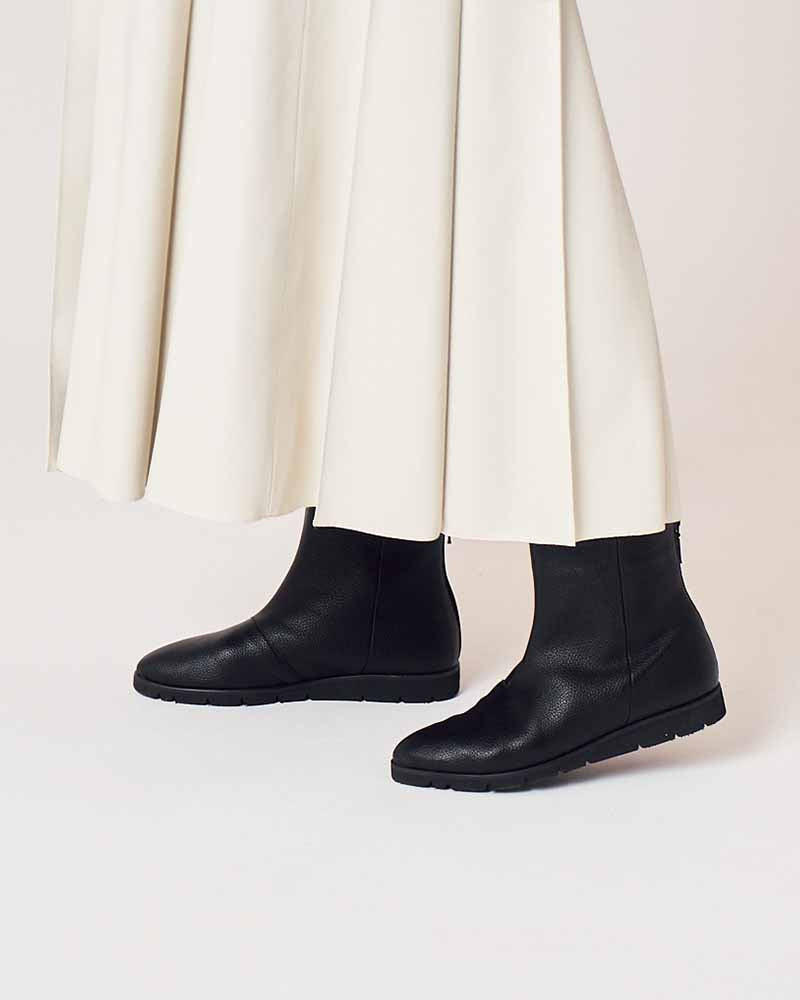 シンプルショートブーツ