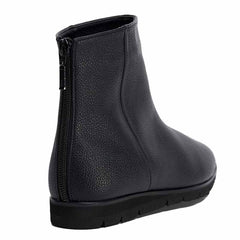 シンプルショートブーツ