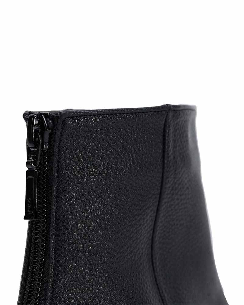 シンプルショートブーツ