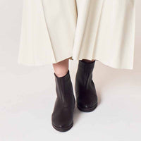 シンプルショートブーツ