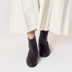 シンプルショートブーツ