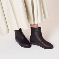 シンプルショートブーツ