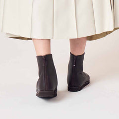 シンプルショートブーツ