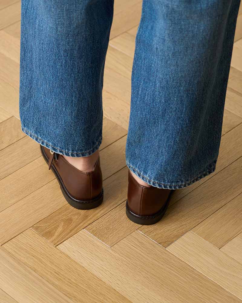 レザーTストラップシューズ