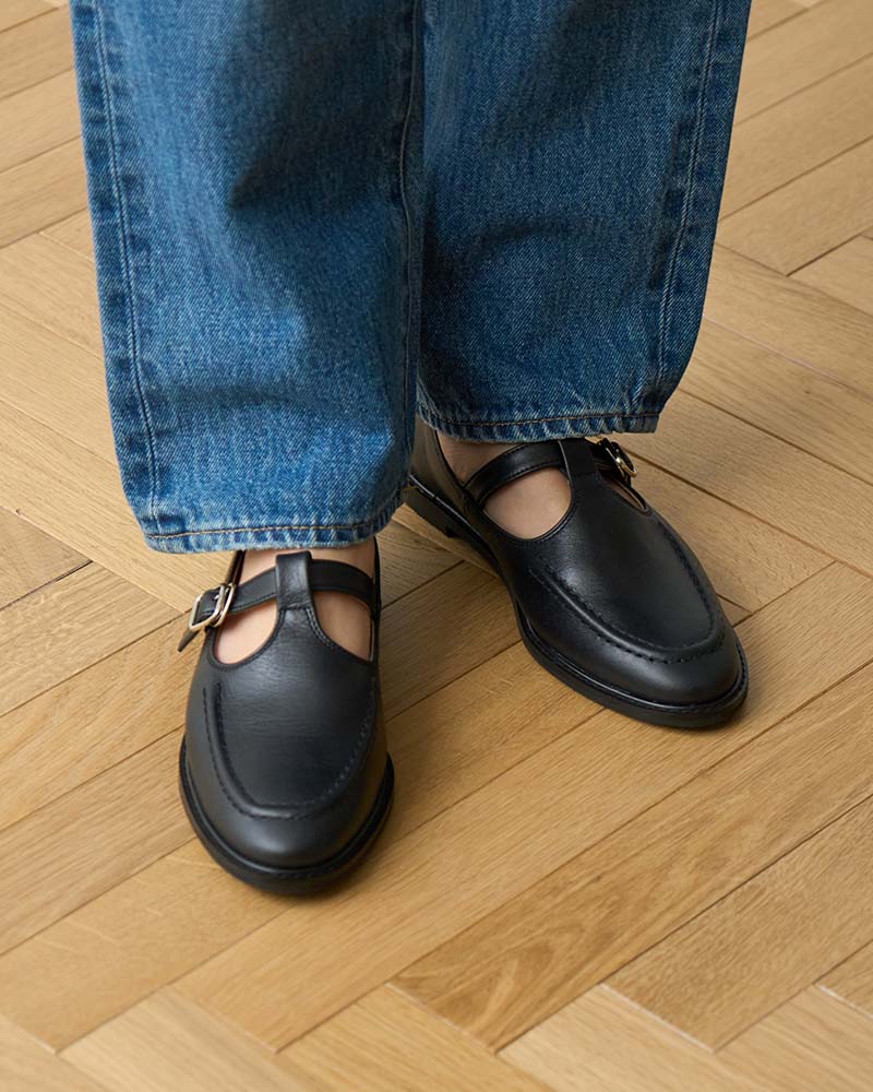 レザーTストラップシューズ