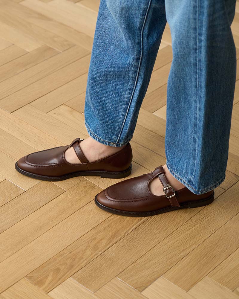 レザーTストラップシューズ