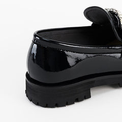 ビジューバックルローファー