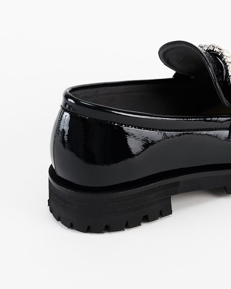 ビジューバックルローファー