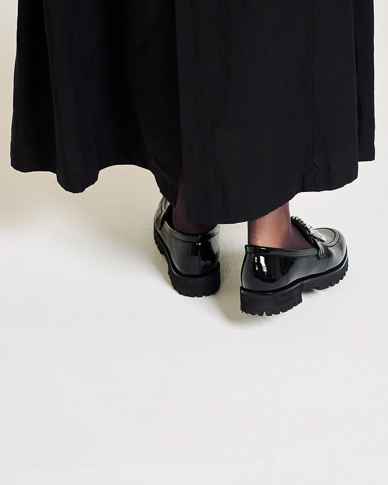 ビジューバックルローファー