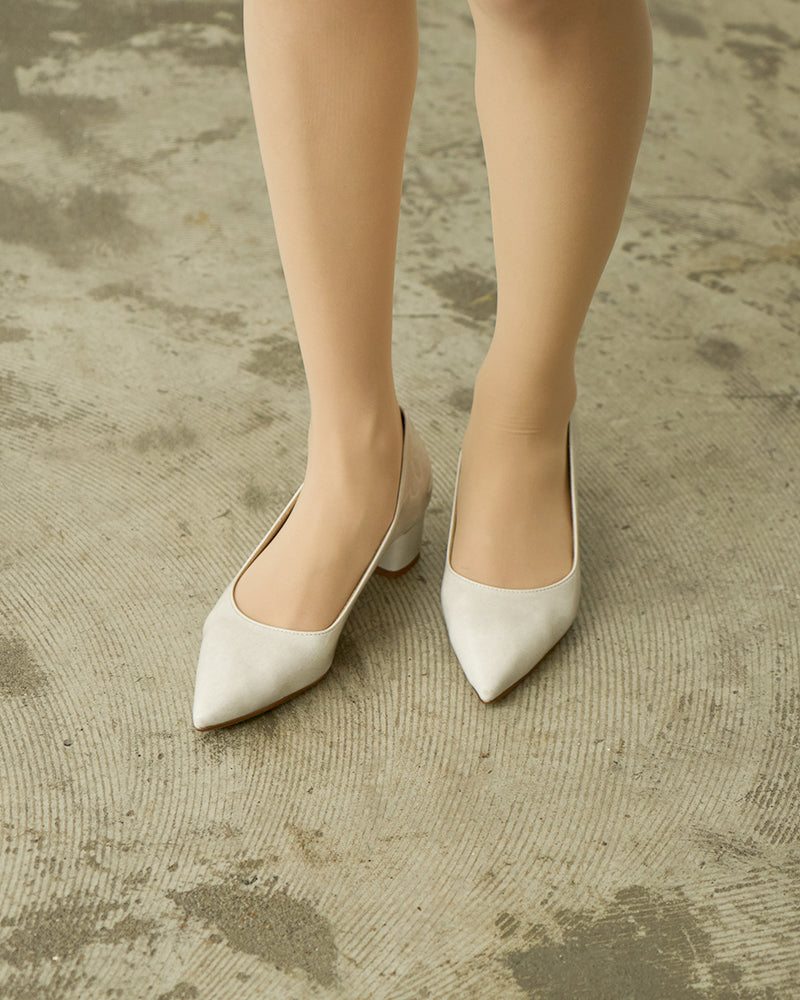 ポインテッドプレーンパンプス