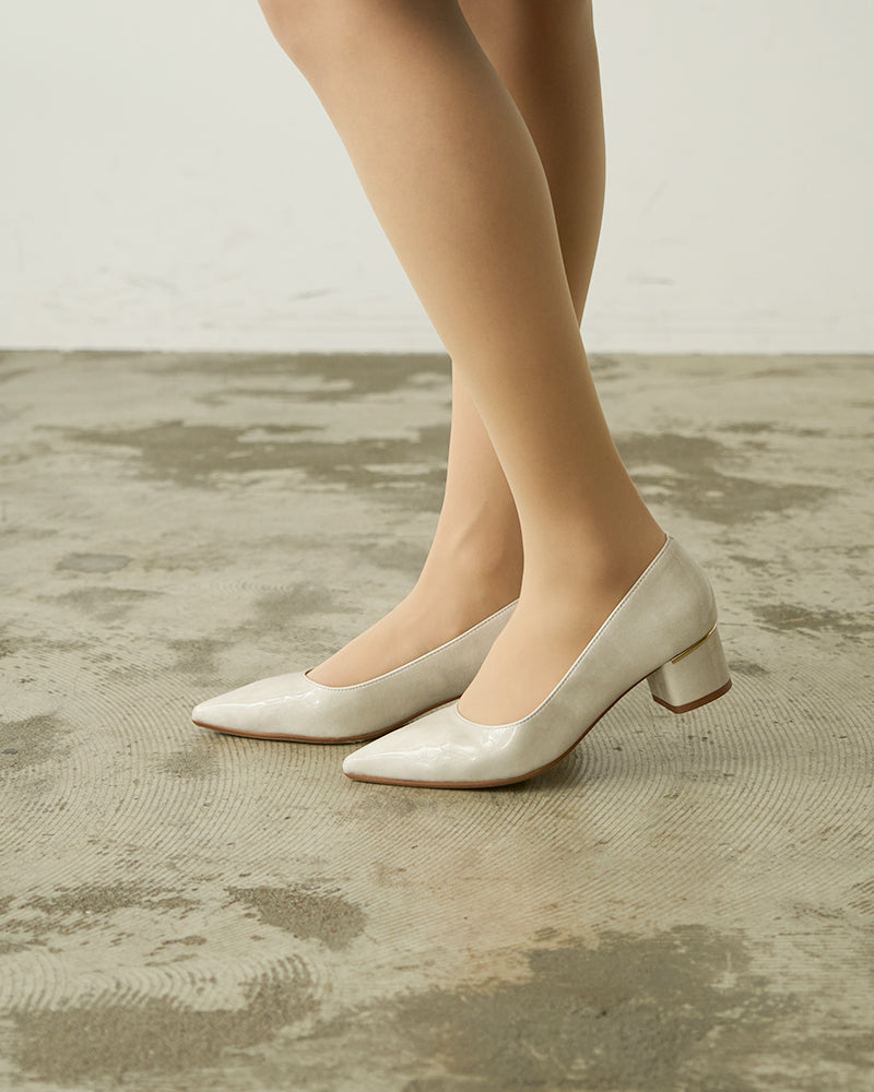 ポインテッドプレーンパンプス