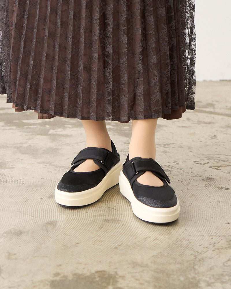 ベルテッドスニーカー