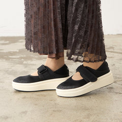 ベルテッドスニーカー