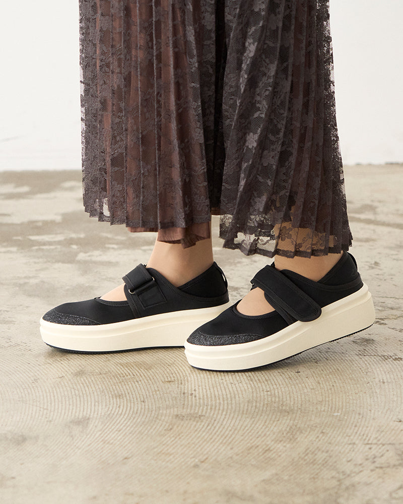 ベルテッドスニーカー