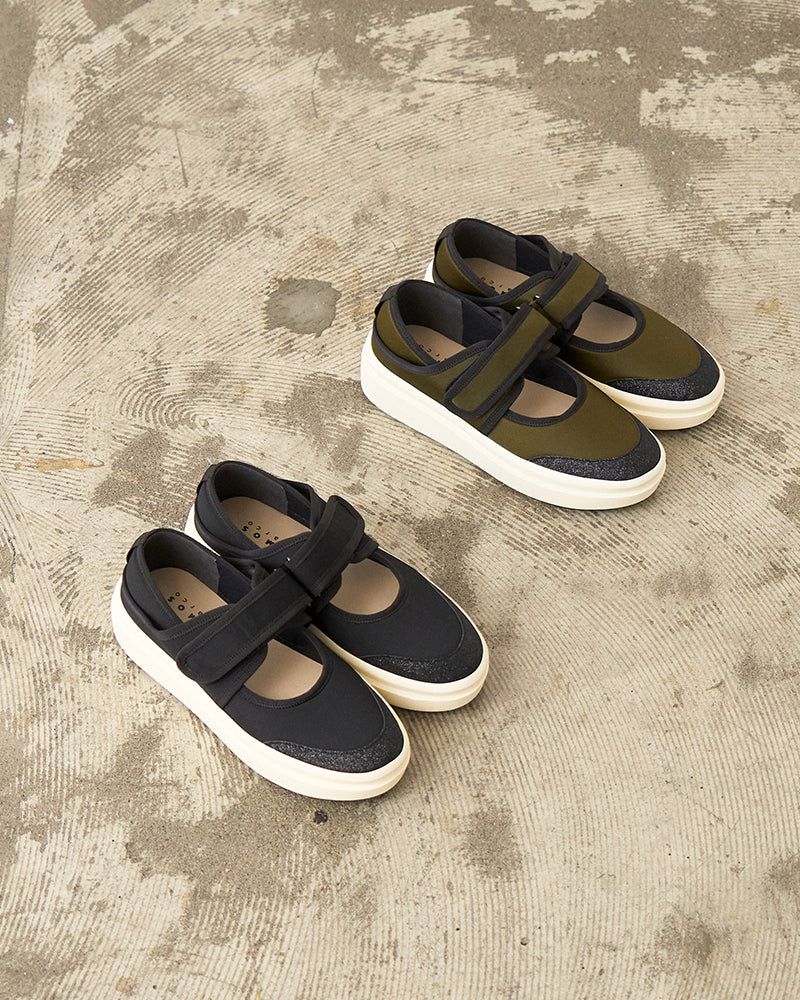 ベルテッドスニーカー