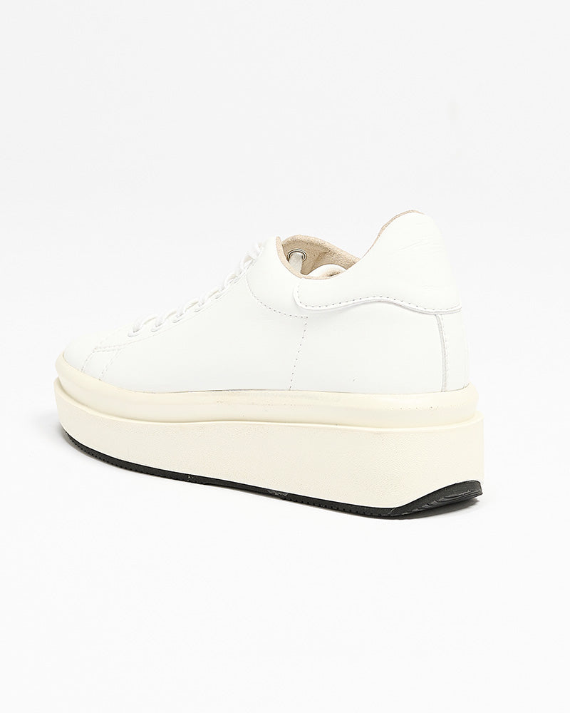 プラットフォームスニーカー