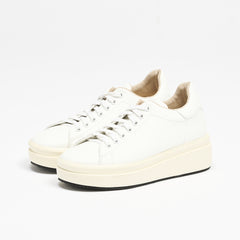 プラットフォームスニーカー