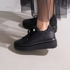 プラットフォームビジュースニーカー