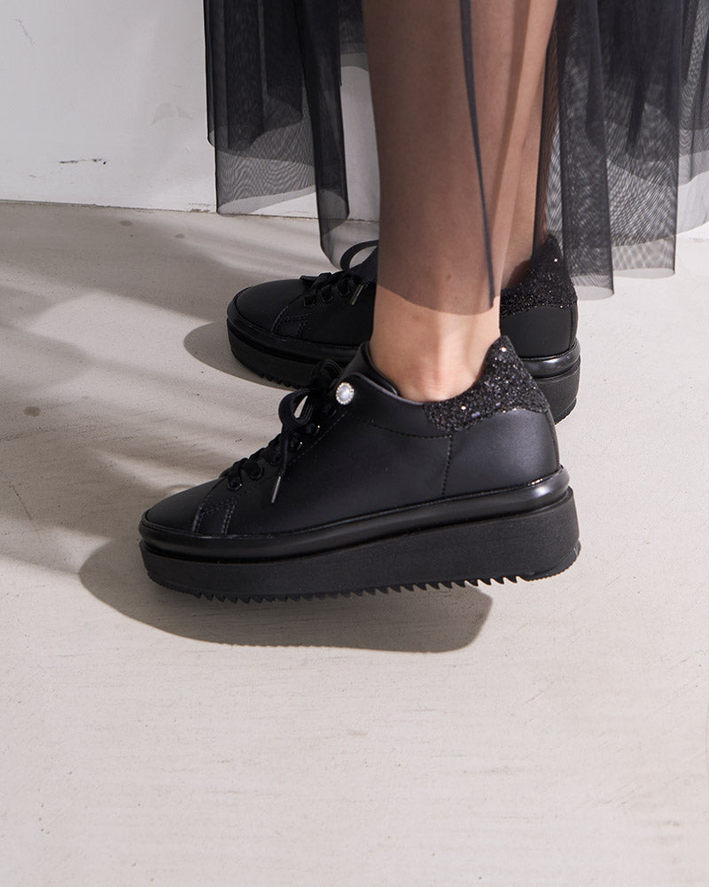 プラットフォームビジュースニーカー