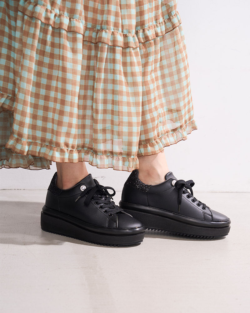 プラットフォームビジュースニーカー