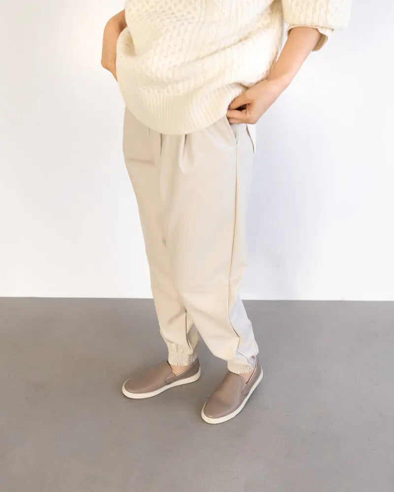 スリッポンスニーカー