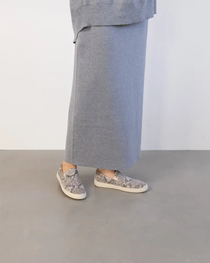 スリッポンスニーカー