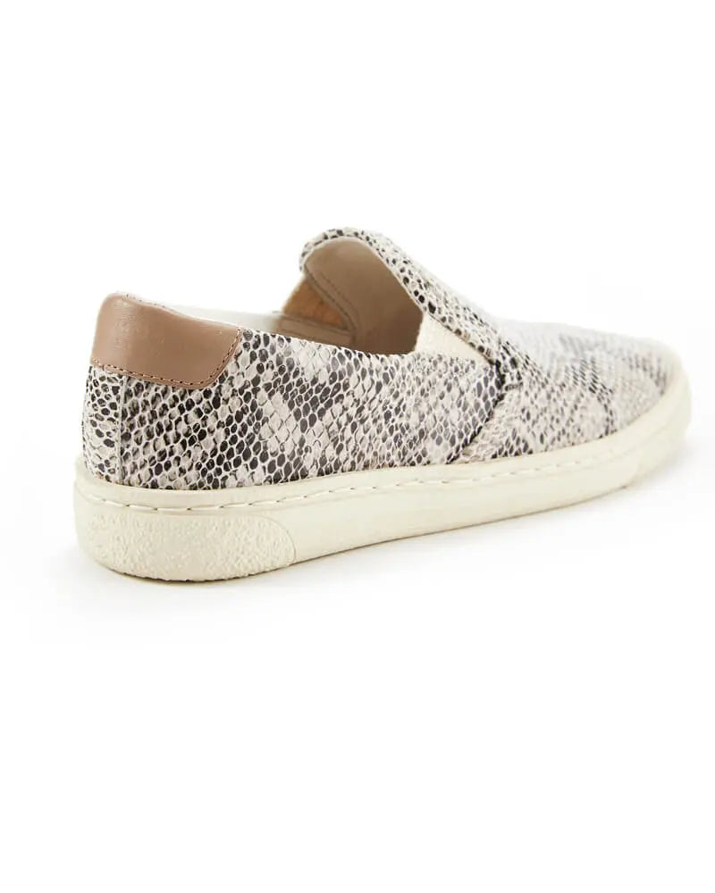 スリッポンスニーカー