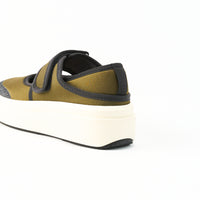 ベルテッドスニーカー