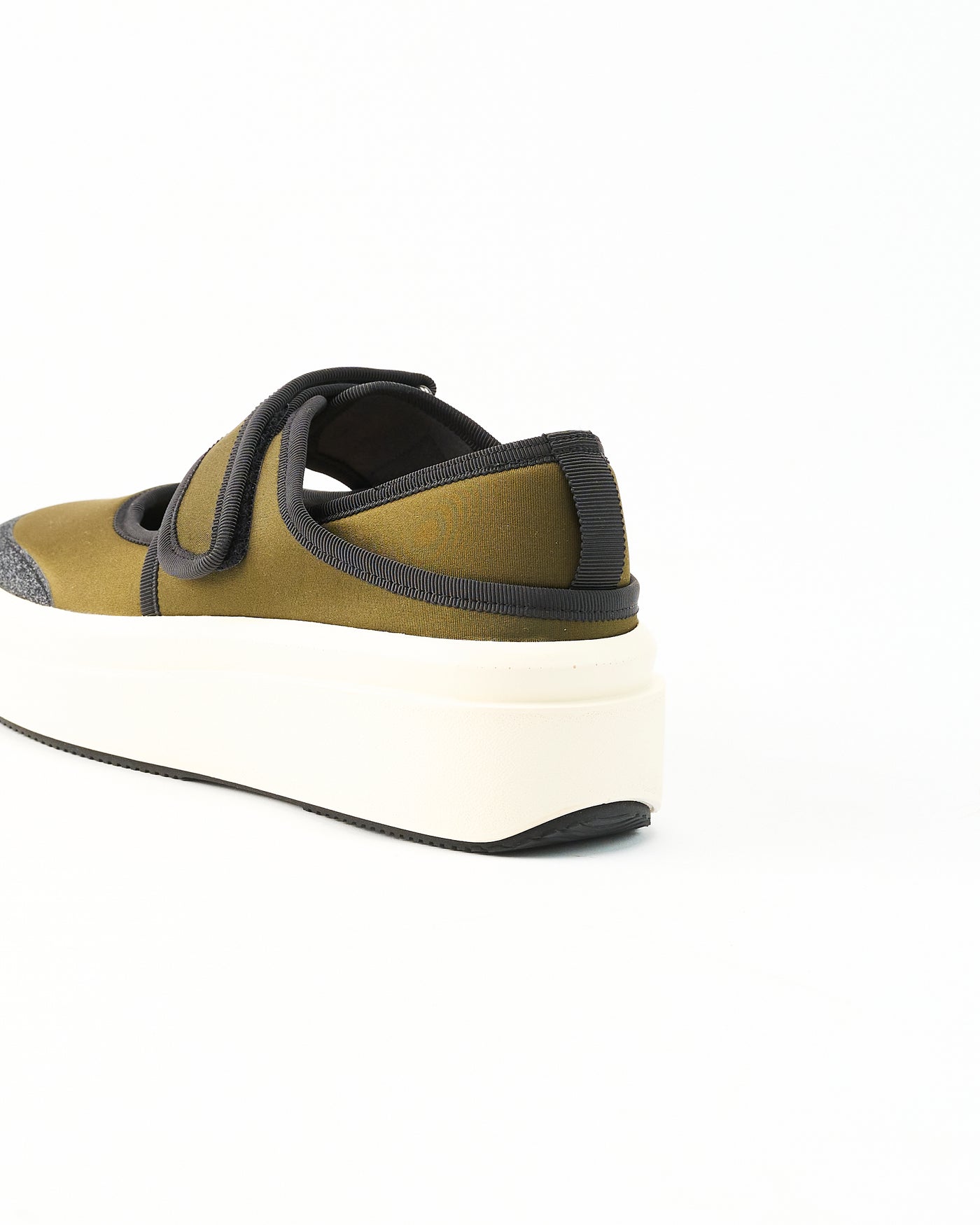 ベルテッドスニーカー