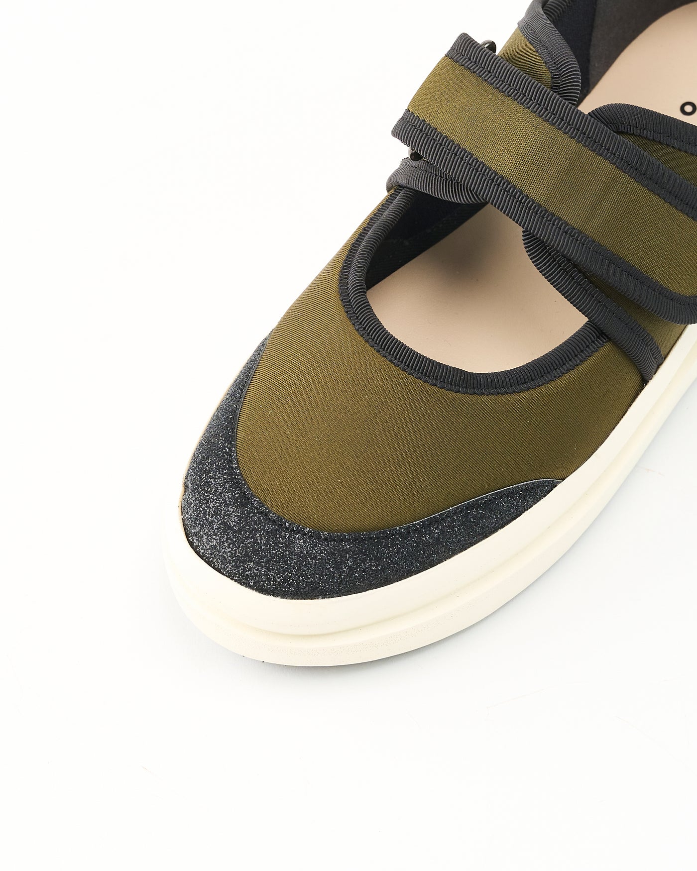 ベルテッドスニーカー