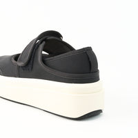 ベルテッドスニーカー