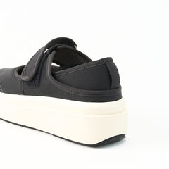 ベルテッドスニーカー