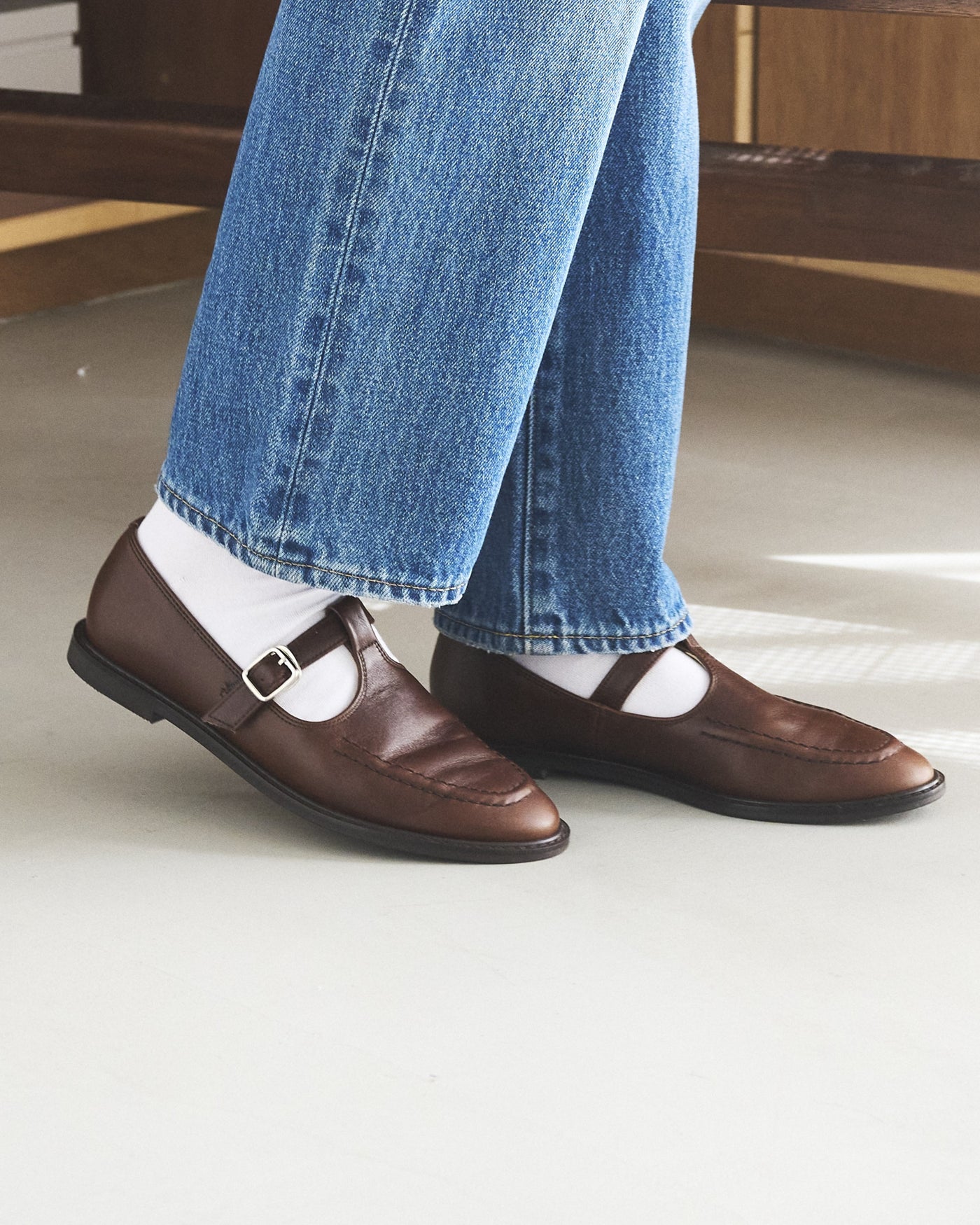 レザーTストラップシューズ