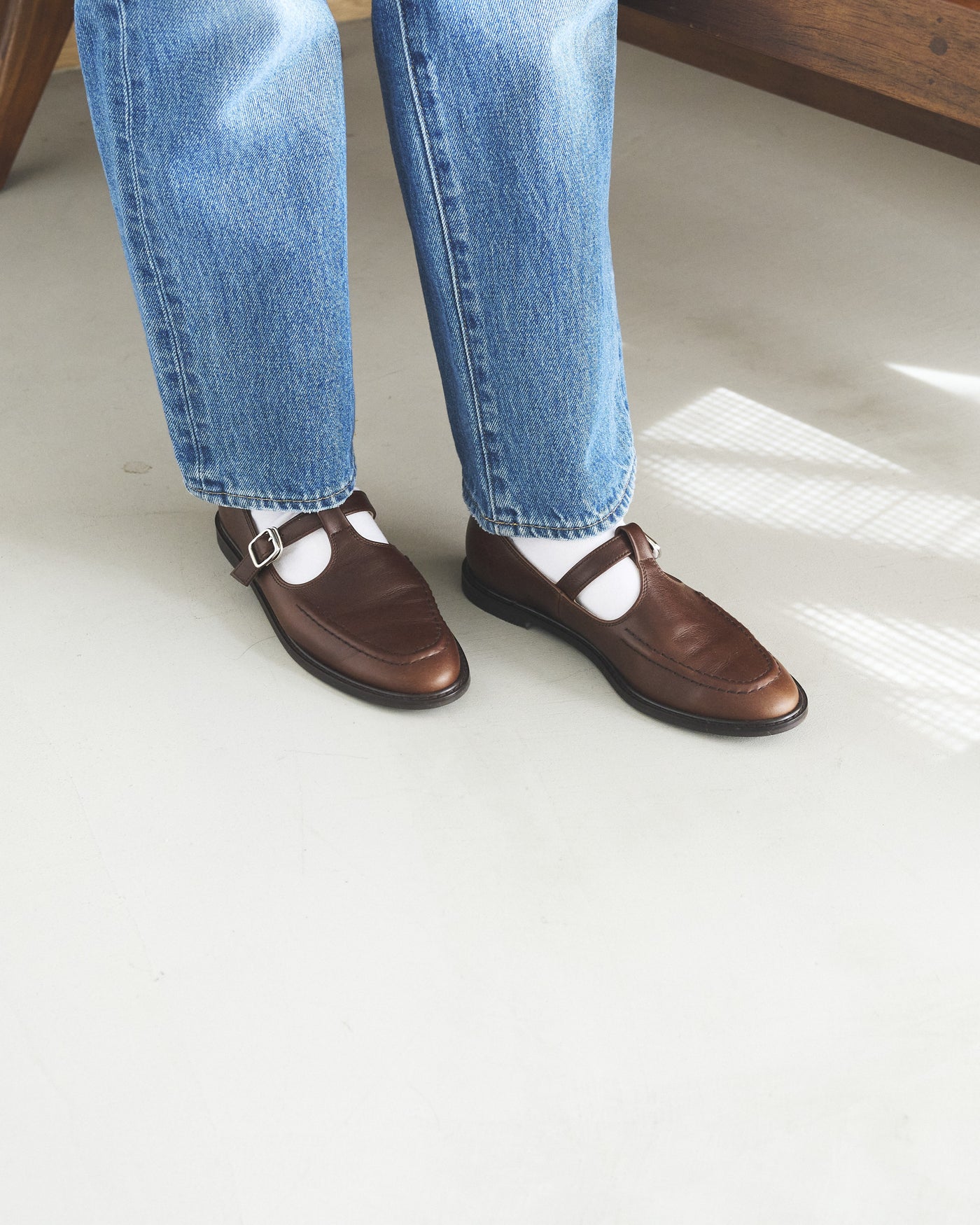 レザーTストラップシューズ