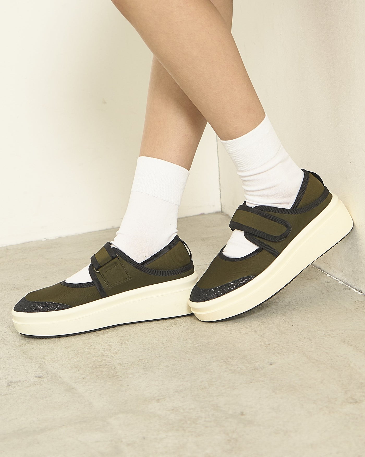 ベルテッドスニーカー