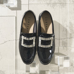 ビジューバックルローファー