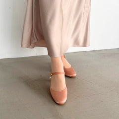 【マシュマロフィット】ビジューストラップパンプス