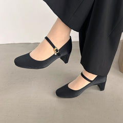 【マシュマロフィット】ビジューストラップパンプス