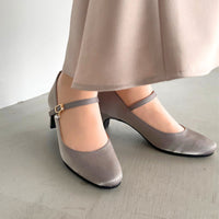 【マシュマロフィット】ビジューストラップパンプス