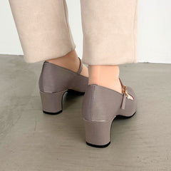 【マシュマロフィット】ビジューストラップパンプス