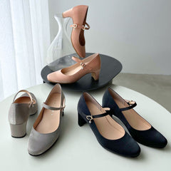 【マシュマロフィット】ビジューストラップパンプス