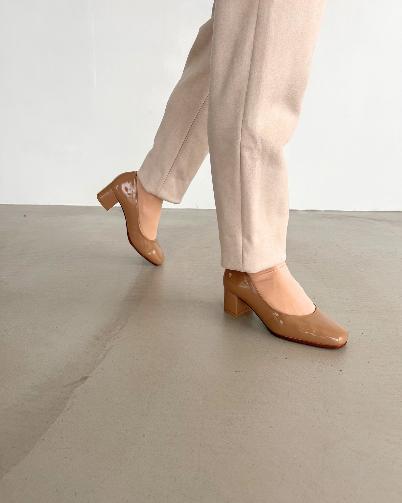 【マシュマロフィット】スクエアトウパンプス