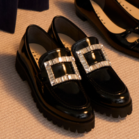 ビジューバックルローファー