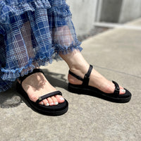 【マシュマロフィット】フラットストラップサンダル
